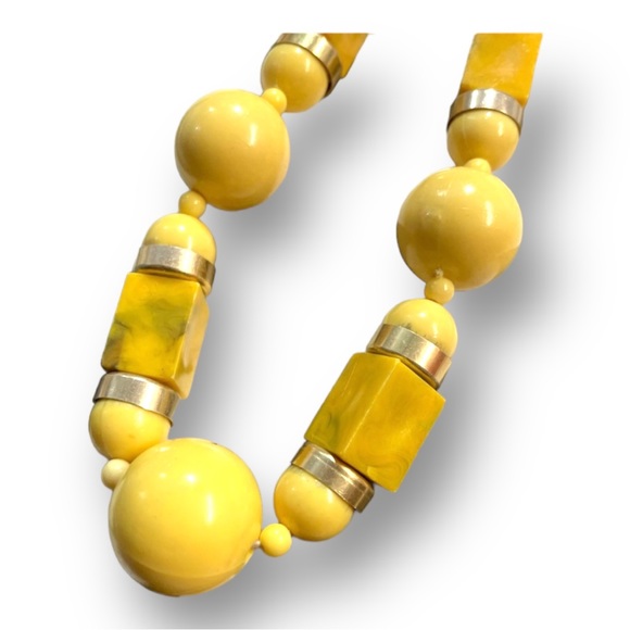 VINTAGE 1970s Yellow & Mustard Gold Chunky Beaded Necklace 8” - Picture 9 of 9
